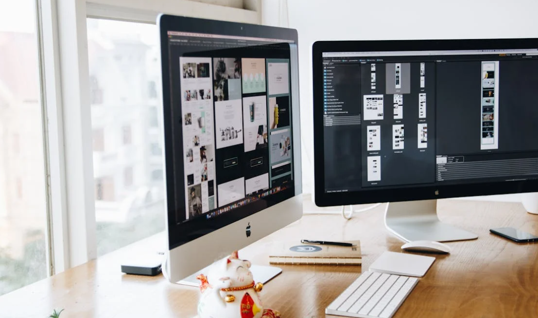 Consultoria Especializada para Regularização de Imóveis Importância da Consultoria Especializada: Regularizar um imóvel pode ser um processo complexo e desafiador, envolvendo múltiplas etapas e uma variedade de requisitos legais. Contar com a expertise de profissionais especializados em regularização de imóveis pode fazer toda a diferença, garantindo que todas as etapas sejam cumpridas de forma eficiente e conforme as exigências legais. A consultoria especializada proporciona orientação, suporte técnico e soluções personalizadas, facilitando o processo para os proprietários. Serviços Oferecidos por Consultores Especializados: Consultorias especializadas oferecem uma gama de serviços para auxiliar na regularização de imóveis, incluindo: Avaliação Inicial e Diagnóstico: Um diagnóstico detalhado do imóvel é realizado para identificar todas as pendências e irregularidades que precisam ser corrigidas para a regularização. Isso inclui a análise da documentação existente e a inspeção física do imóvel. Elaboração de Projetos e Laudos: Consultores especializados são responsáveis por elaborar os projetos arquitetônicos, estruturais e os laudos técnicos necessários para a regularização. Esses documentos devem estar em conformidade com as normas e regulamentos da prefeitura. Acompanhamento do Processo: A consultoria acompanha todas as etapas do processo de regularização junto à prefeitura, desde o protocolo do pedido até a obtenção do Certificado de Regularização. Isso inclui a gestão de vistorias, comunicação com os órgãos municipais e resolução de pendências. Assessoria Jurídica: Em casos de maior complexidade, a consultoria pode oferecer assessoria jurídica para lidar com questões legais e burocráticas que possam surgir durante o processo. Isso garante que todas as ações sejam realizadas dentro dos parâmetros legais, evitando complicações futuras. Benefícios da Consultoria Especializada: Economia de Tempo: Consultores especializados conhecem os procedimentos e exigências específicas da prefeitura, o que acelera o processo de regularização e reduz o tempo necessário para a obtenção da documentação. Redução de Custos: Embora a contratação de uma consultoria envolva um investimento inicial, a expertise dos profissionais pode evitar erros caros e retrabalhos, resultando em uma economia significativa a longo prazo. Segurança Jurídica: A consultoria especializada garante que todas as ações estão em conformidade com a legislação vigente, proporcionando segurança jurídica para os proprietários e evitando problemas legais futuros. Soluções Personalizadas: Cada imóvel tem suas particularidades, e uma consultoria especializada oferece soluções personalizadas que atendem às necessidades específicas de cada caso, assegurando que todos os aspectos sejam considerados e abordados adequadamente. Escolhendo a Consultoria Certa: Experiência e Reputação: Verifique a experiência e a reputação da consultoria no mercado. Consulte avaliações e depoimentos de clientes anteriores para garantir que a empresa tem um histórico de sucesso em projetos de regularização. Transparência e Comunicação: Escolha uma consultoria que mantenha uma comunicação transparente e constante, mantendo você informado sobre o progresso e qualquer necessidade de ação. Qualificações Profissionais: Certifique-se de que a equipe da consultoria é composta por profissionais qualificados, como arquitetos, engenheiros e advogados especializados em regularização de imóveis. Na Phisio Move, entendemos a importância da regularização de imóveis e oferecemos orientação especializada para ajudar nossos clientes a navegar por esse processo complexo. Com a nossa consultoria, garantimos que todas as etapas sejam cumpridas de maneira eficiente e conforme a lei, proporcionando tranquilidade e segurança para os proprietários.